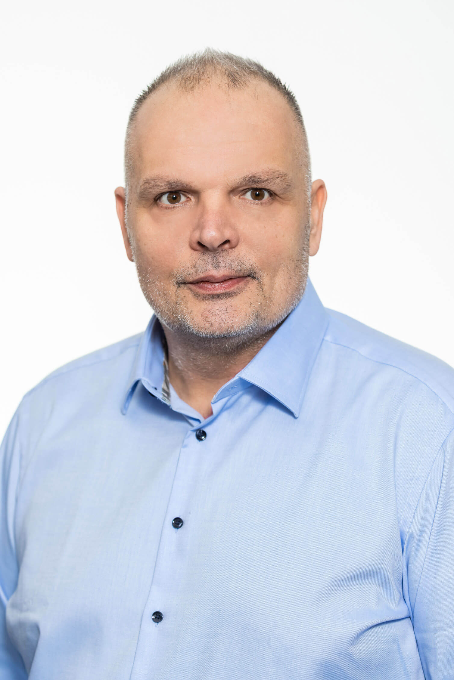 Herr Fau mit hellblauem Hemd, Killer Entsorungsfirma